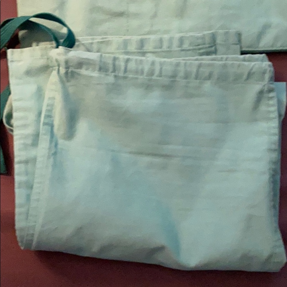 Scrub set - Picture 2 of 2